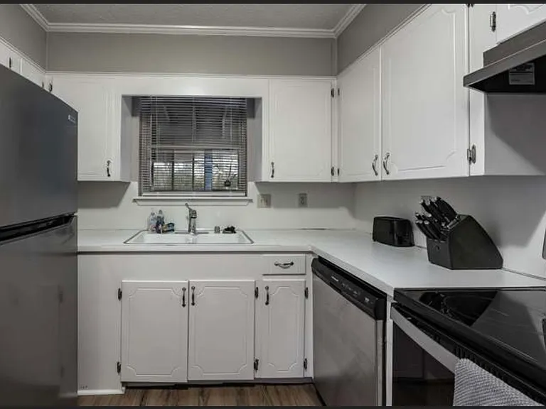 6324 Allwood Dr — Photo 8