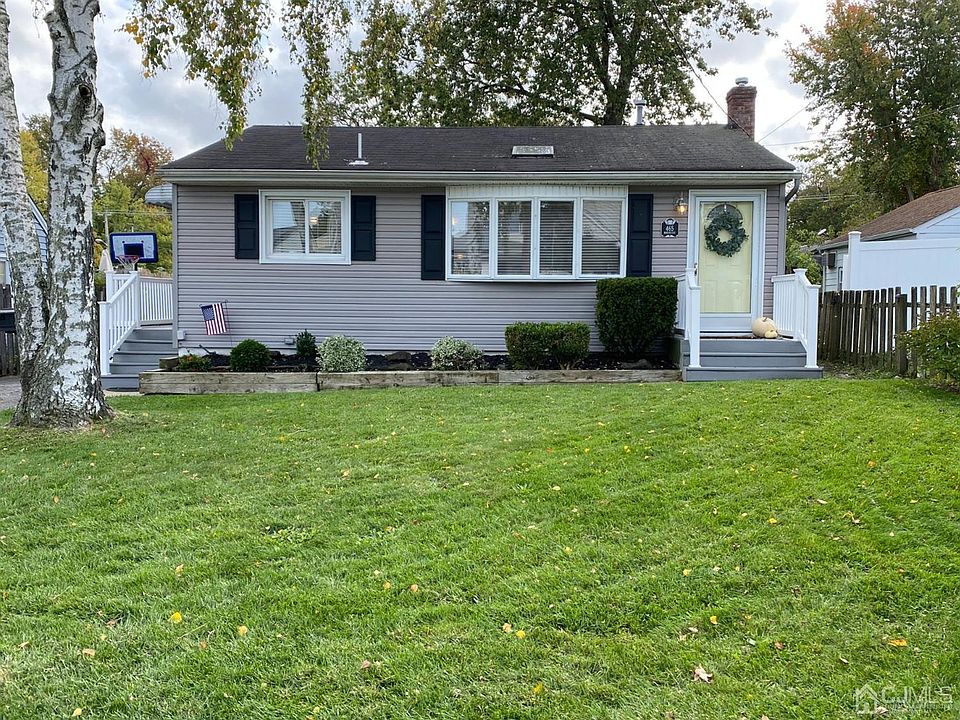 2nd image of 465 Brookside Ave