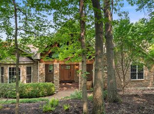 1517 Palisades Rd, Ballwin, MO 63021