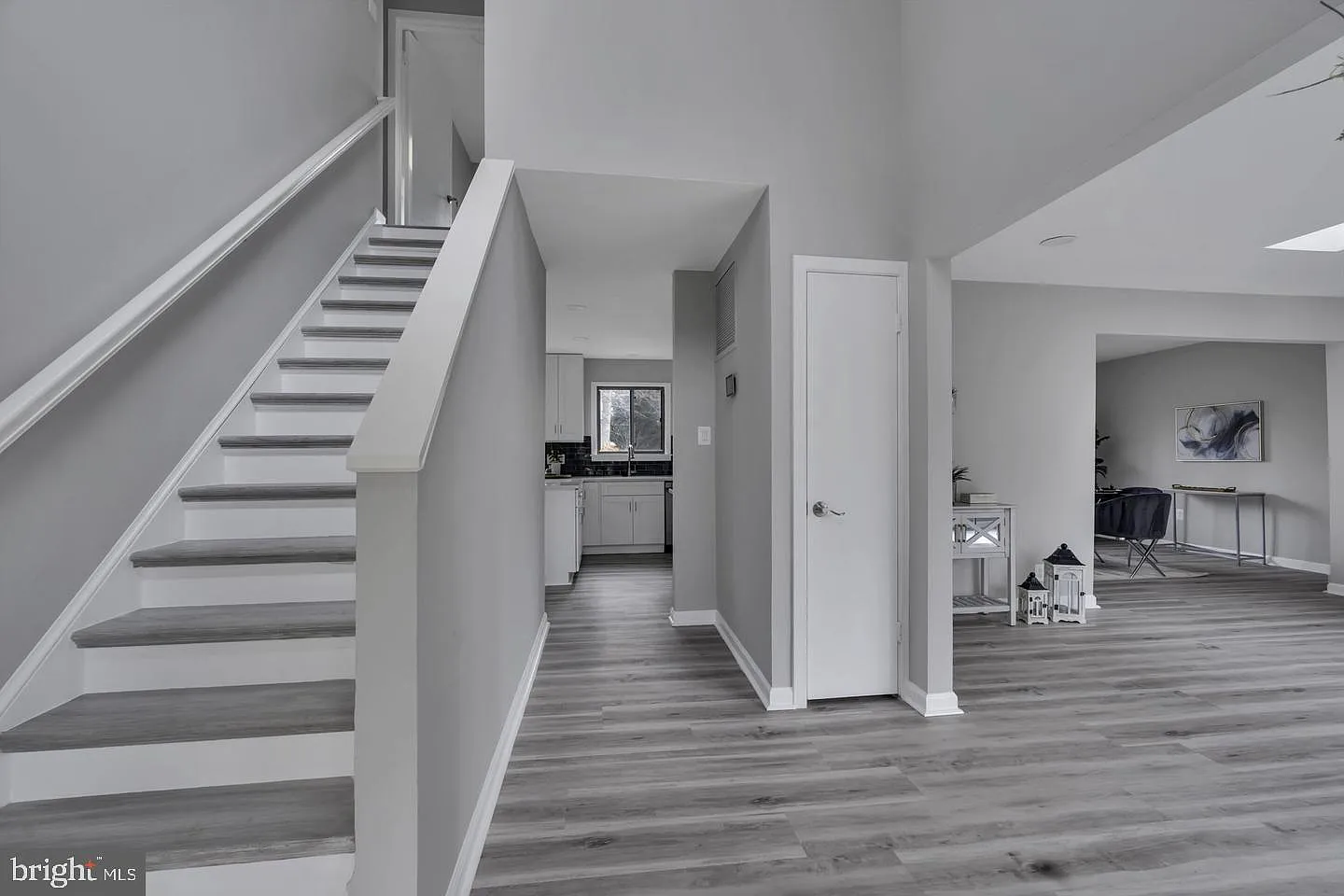 4 bed, 3.5 bath, 3258 sqft, $5,000 — Photo 2