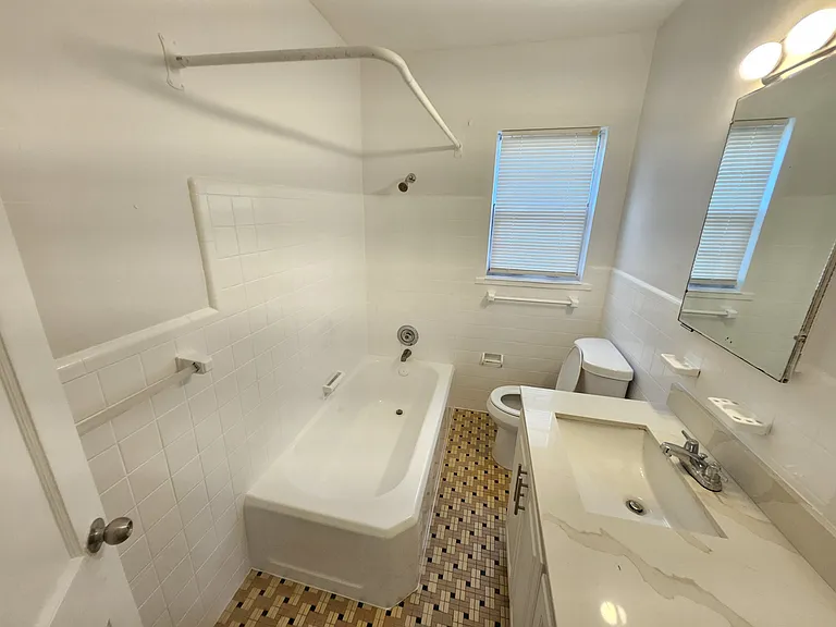 2121 NW 28th St #- — Photo 12