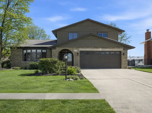 15317 Orchard Ln, Oak Forest, IL 60452