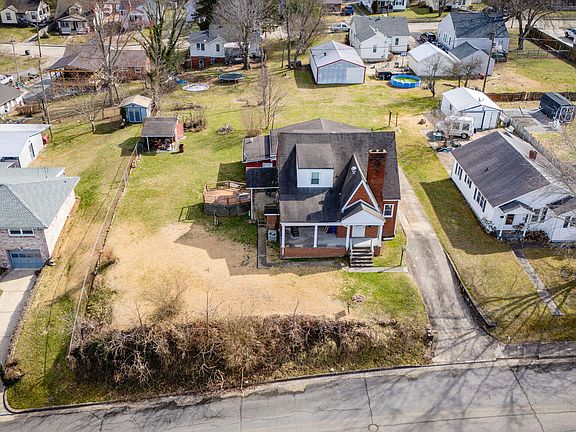 4th image of 1659 Houston Ave