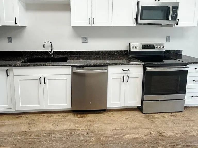 101 E Lincoln Ave — Photo 11