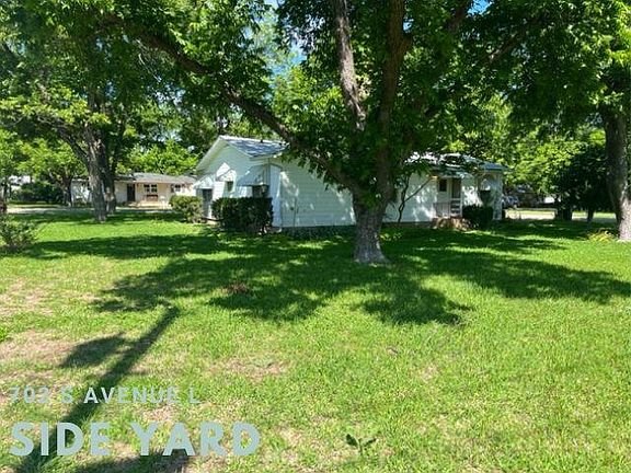 5th image of 702 S Avenue L