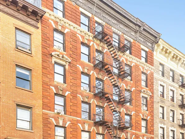 160 Waverly Place