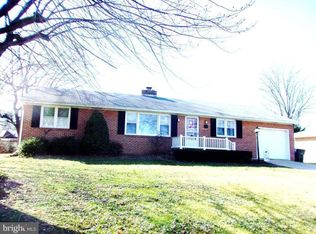 720 Erlen Dr, York, PA 17402