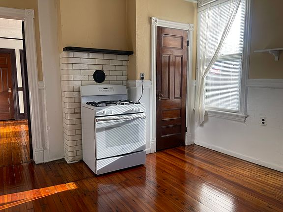 3rd image of 51 Summit Ave APT 1B