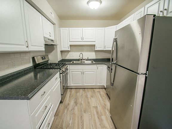 Kitchen Unit 17