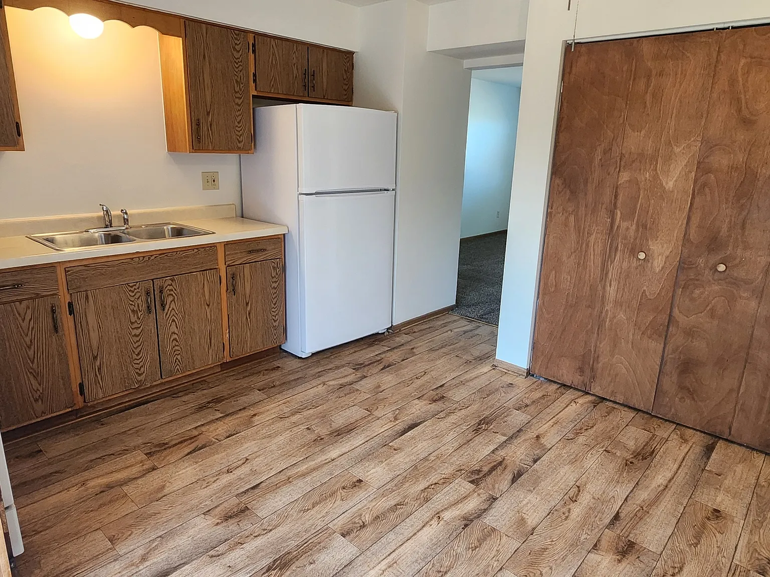 1269 Getzelman Drive - 1W — Photo 3