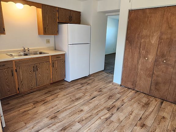 3rd image of 1269 Getzelman Dr APT 1W