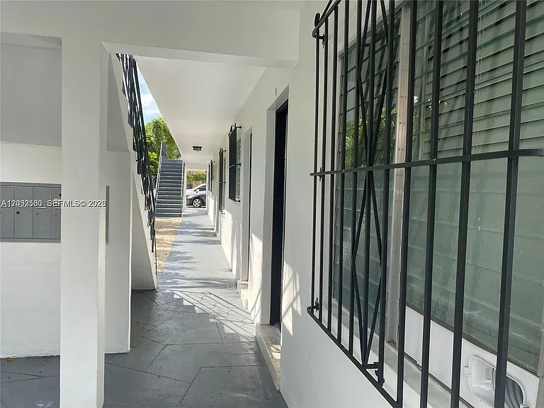 1168 SW 3rd St #3 — Photo 3
