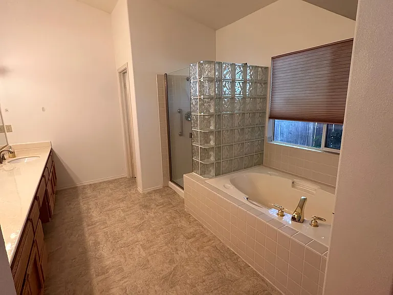 101 Fox Hollow Cir — Photo 15