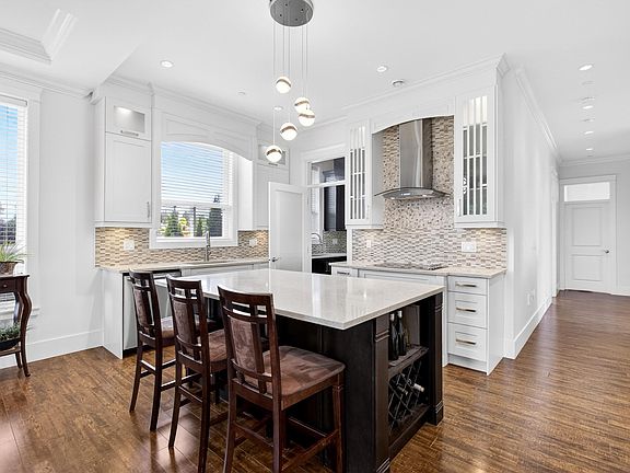 5th image of 21833 51st Ave
