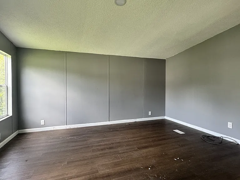 1003 Pleasantdale Cir — Photo 9