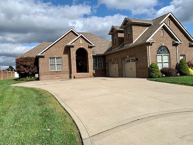 1st image of 968 Crestwood Dr