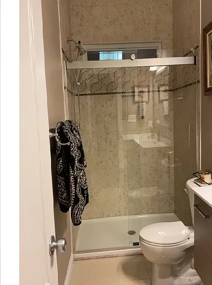 Bathroom shower