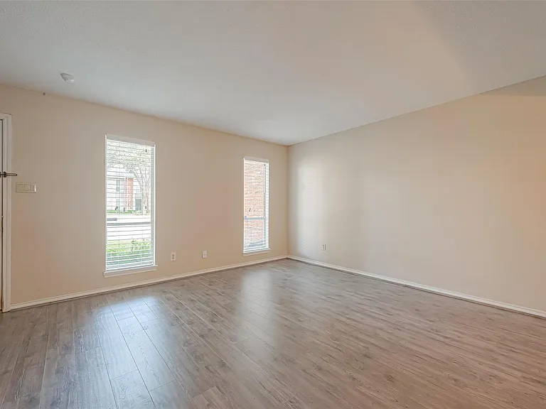 10217 Longmont Dr — Photo 9