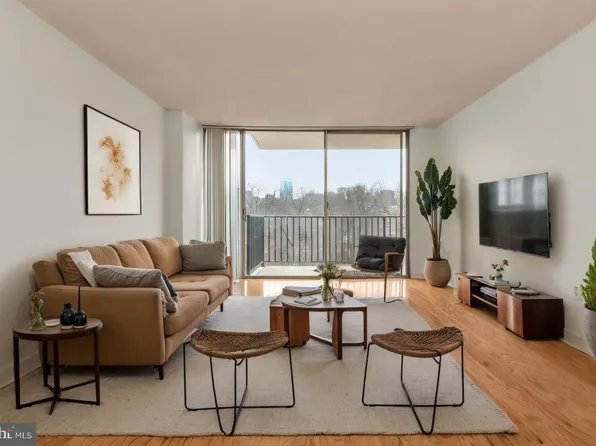 4600 S Four Mile Run Dr APT 420, Arlington, VA 22204