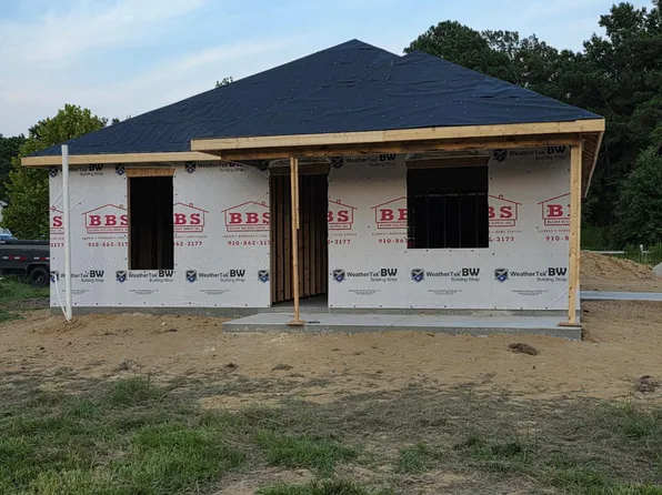 15 Edgewood Street, Clarkton, NC 28433