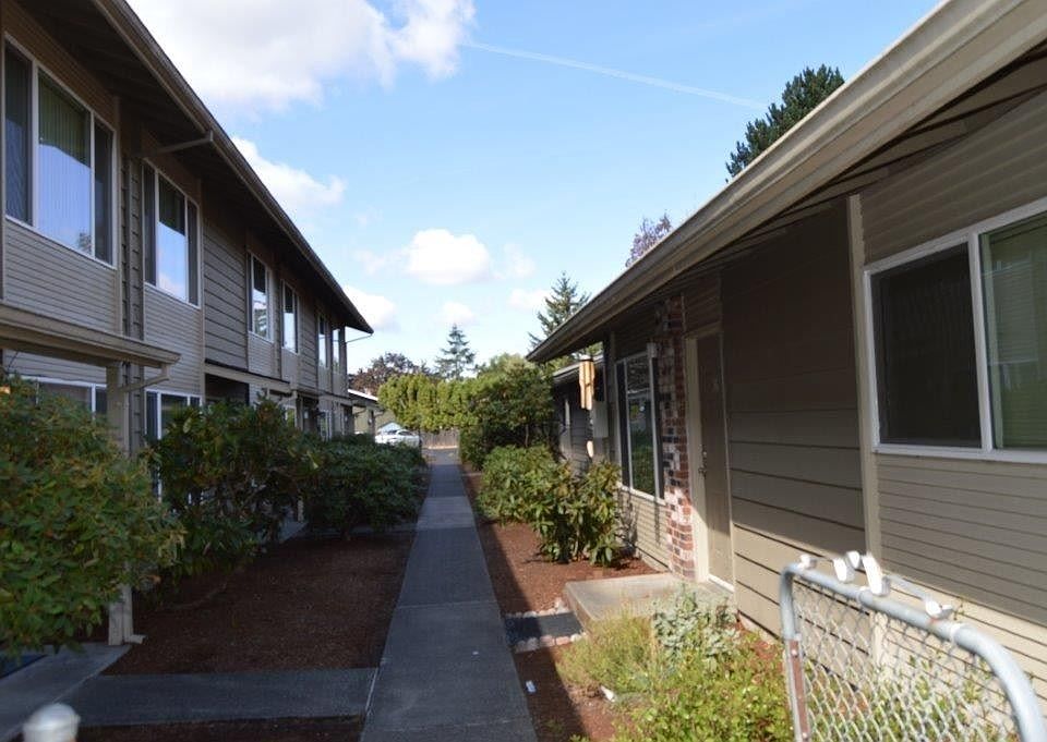 1st image of 1649 NE Barberry Dr APT 13