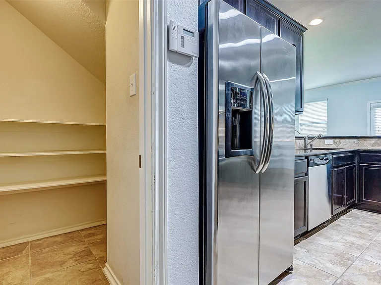 6451 Calgary Woods Ln — Photo 24
