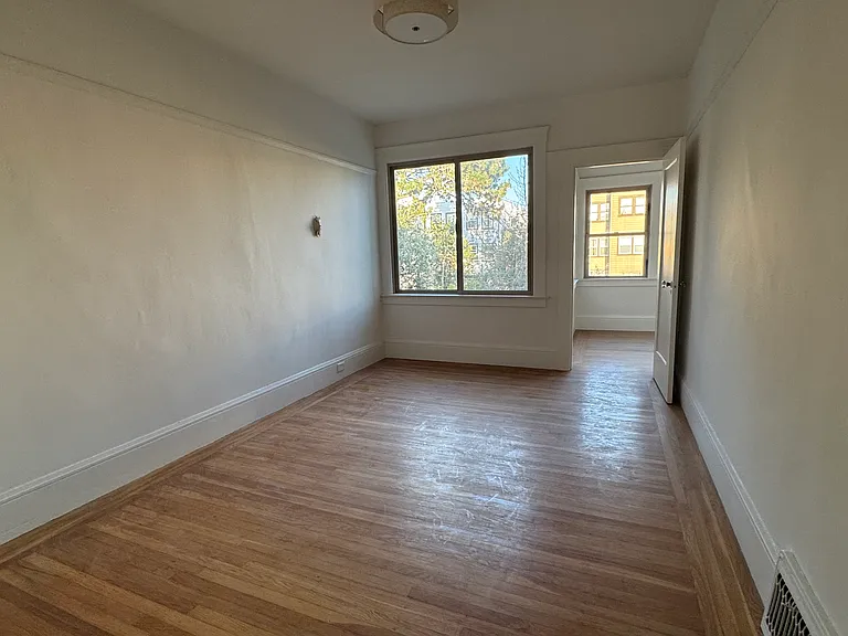 776 16th Ave — Photo 7