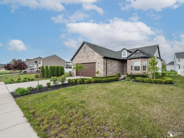 5049 Chatsworth St, Dundee, MI 48131