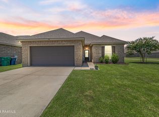 106 Valcour Pl, Youngsville, LA 70592