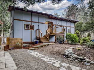 1077 57th St, Port Townsend, WA 98368