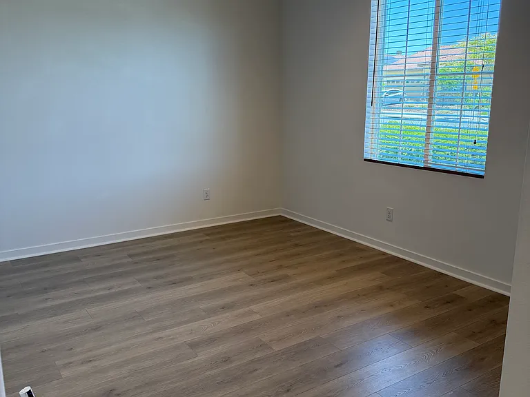 15544 Kings Peak Dr — Photo 32