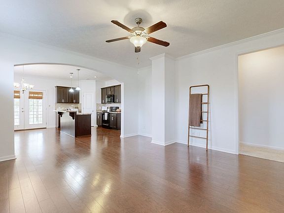 4th image of 180 Annapolis Bend Cir