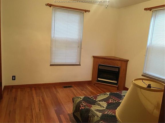 4th image of 4404 Lancaster Ave