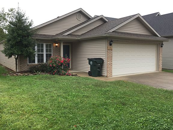 2nd image of 121 Blue Heron Pl