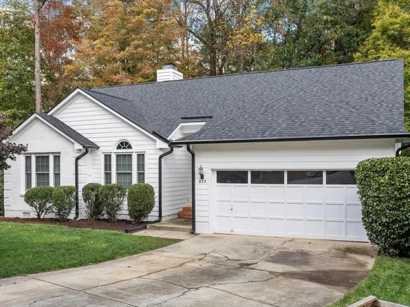 820 Northampton Dr, Cary, NC 27513