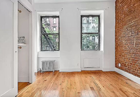 4th image of 313 E 78th St #4F