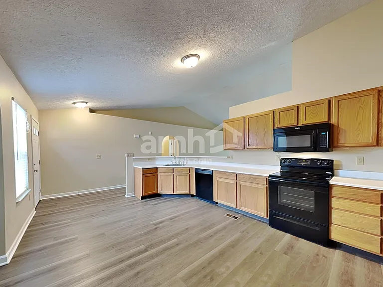 5691 Levi Kramer Blvd — Photo 4