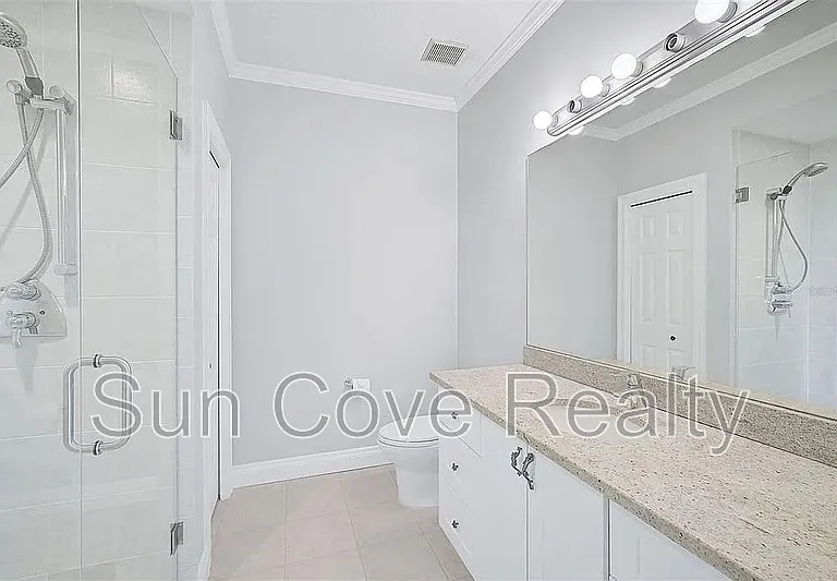 854 Macewen Dr — Photo 33