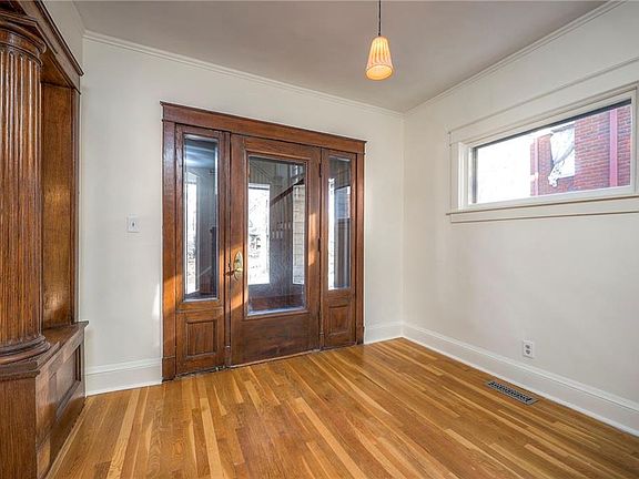 3rd image of 3833 Campbell St