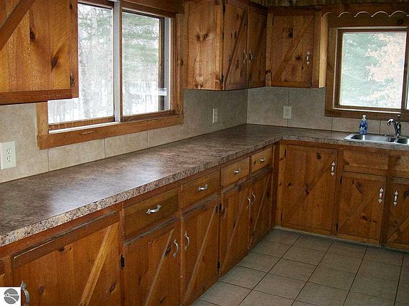 4th image of 2275 Laplante St