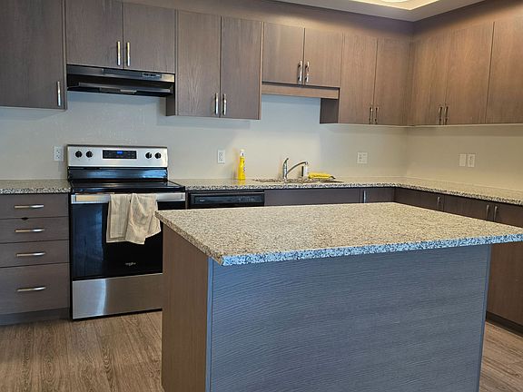 4th image of 261 Woodbine Ave #A72