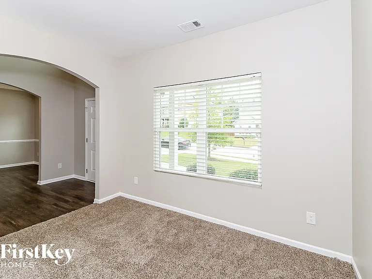 195 Parkcrest Xing — Photo 14