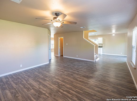 4th image of 2907 Dixon Plain Dr