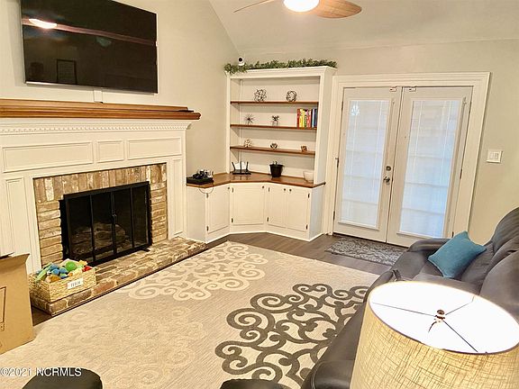 5th image of 2903 Sussex St APT A