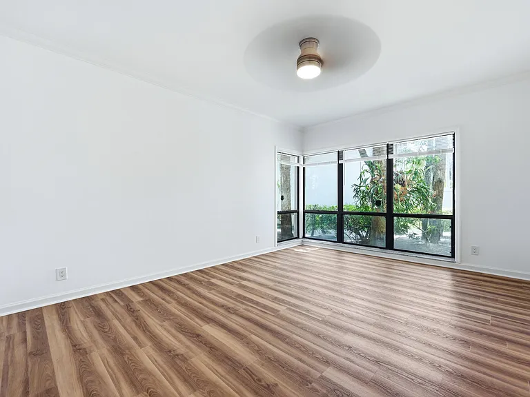 101 Waterview Dr — Photo 12