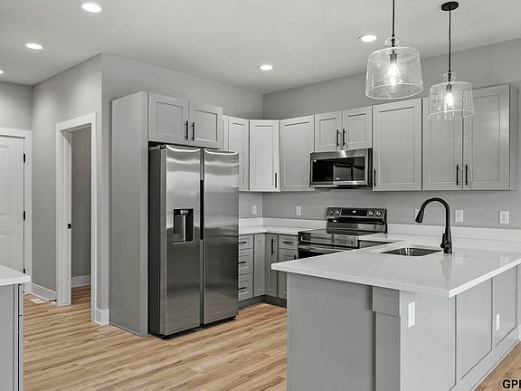 4th image of 435 105th St