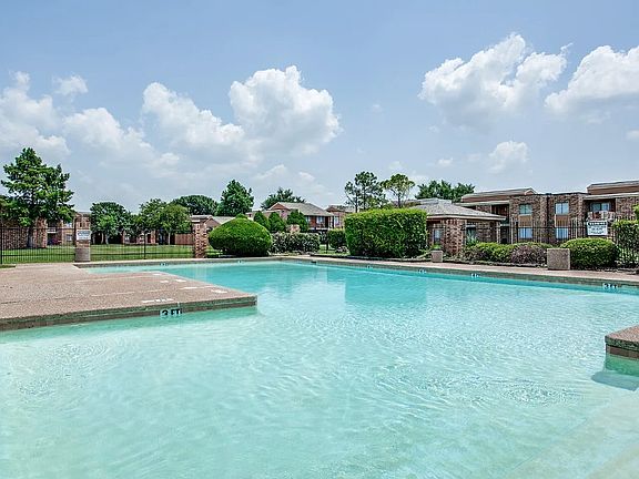 Resort-style swimming pool