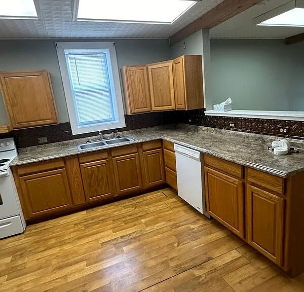 304 W Church St — Photo 3