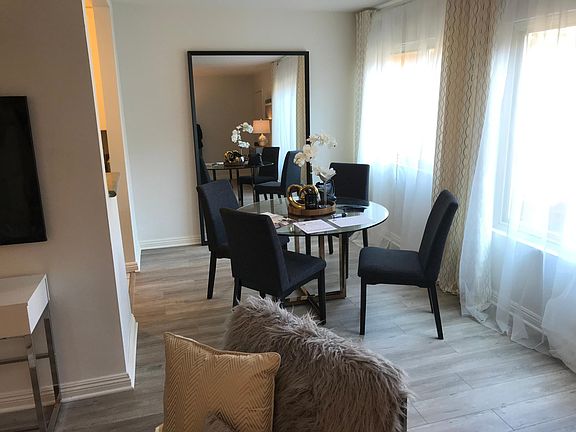 2nd image of 1849 Greenfield Ave APT 204