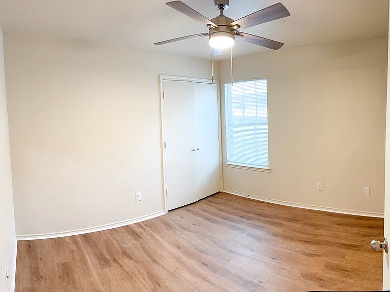 6212 Temora Loop #A — Photo 12